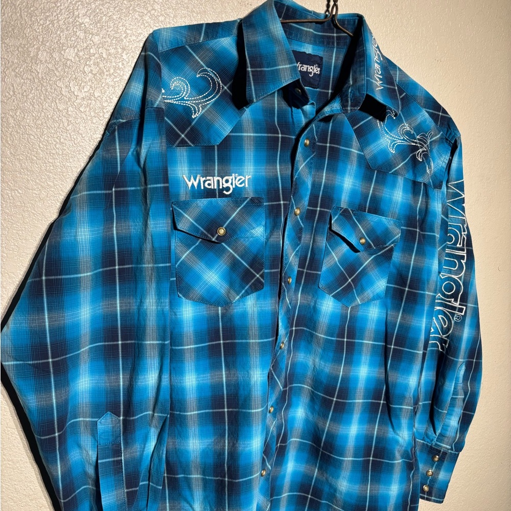 Wrangler Blue Plaid Western Snap Shirt with Embroidered Accents